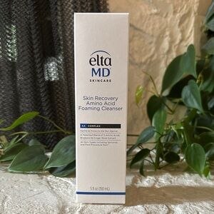 EltaMD Skin Recovery Foaming Cleanser - White and Blue